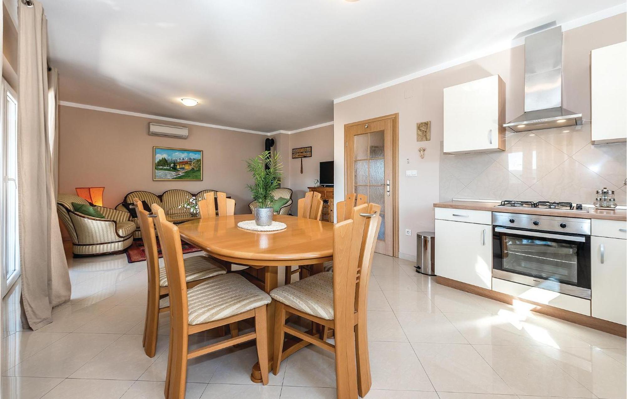 Gorgeous Home In Kijevo With Kitchen ภายนอก รูปภาพ