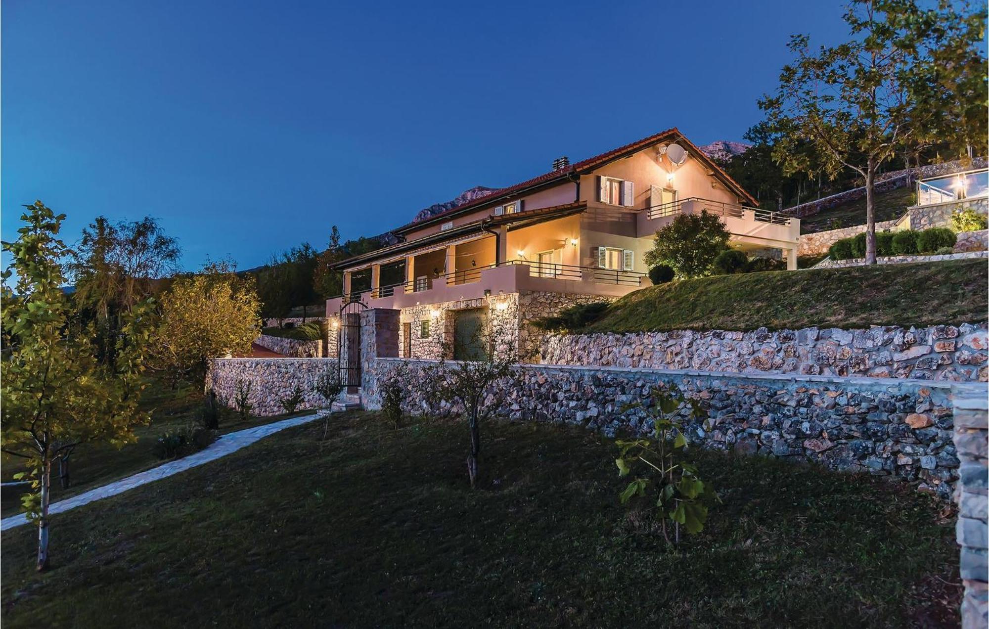 Gorgeous Home In Kijevo With Kitchen ภายนอก รูปภาพ