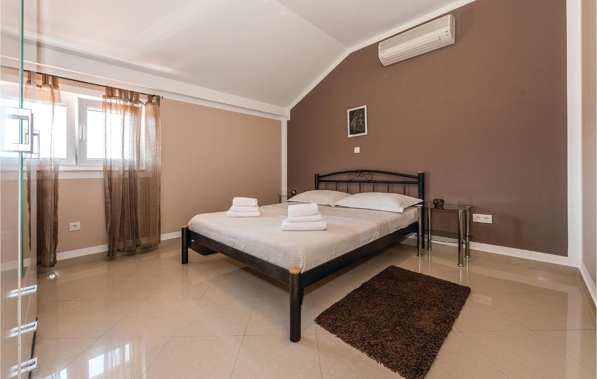 Gorgeous Home In Kijevo With Kitchen ภายนอก รูปภาพ