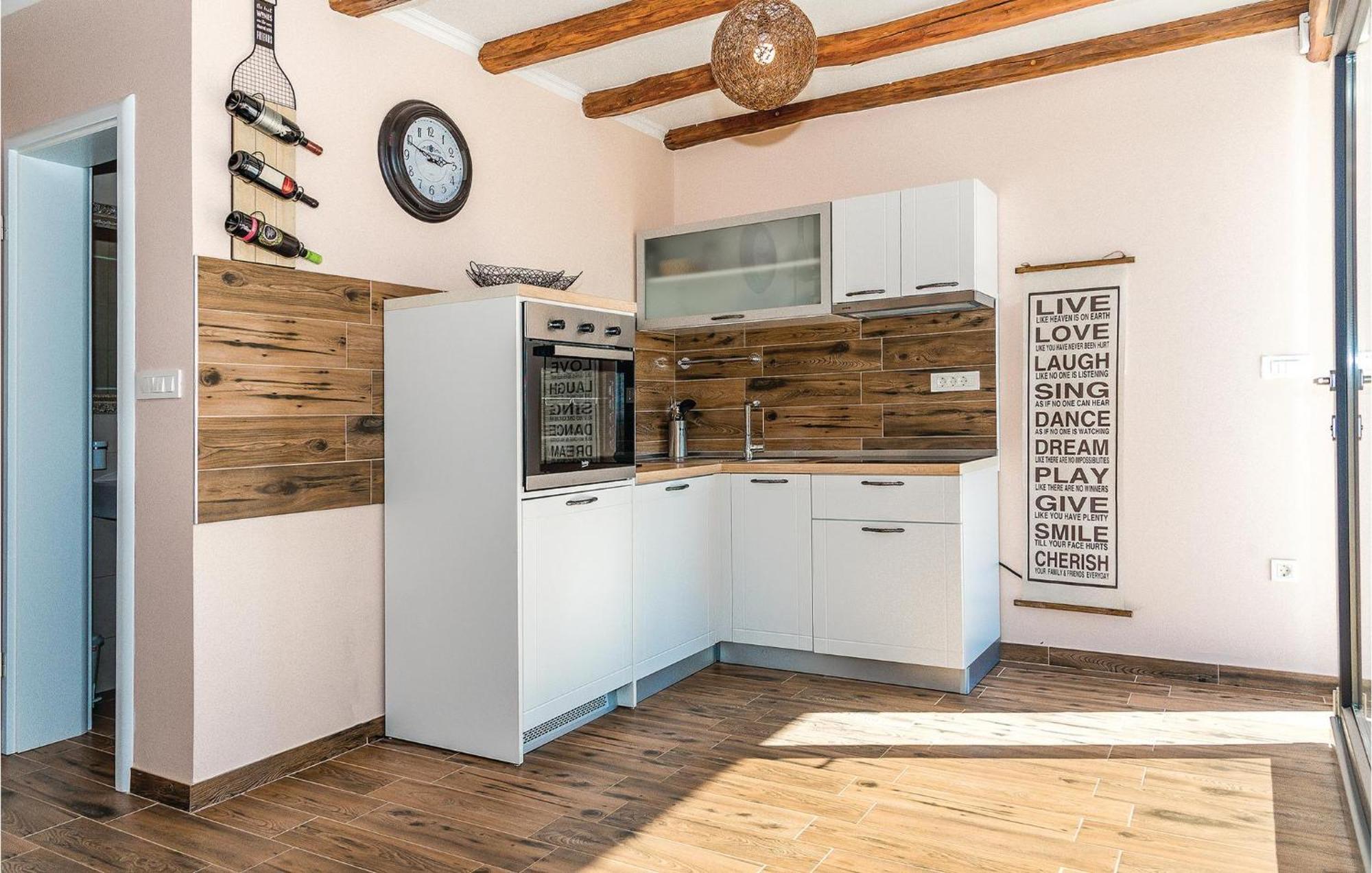 Gorgeous Home In Kijevo With Kitchen ภายนอก รูปภาพ