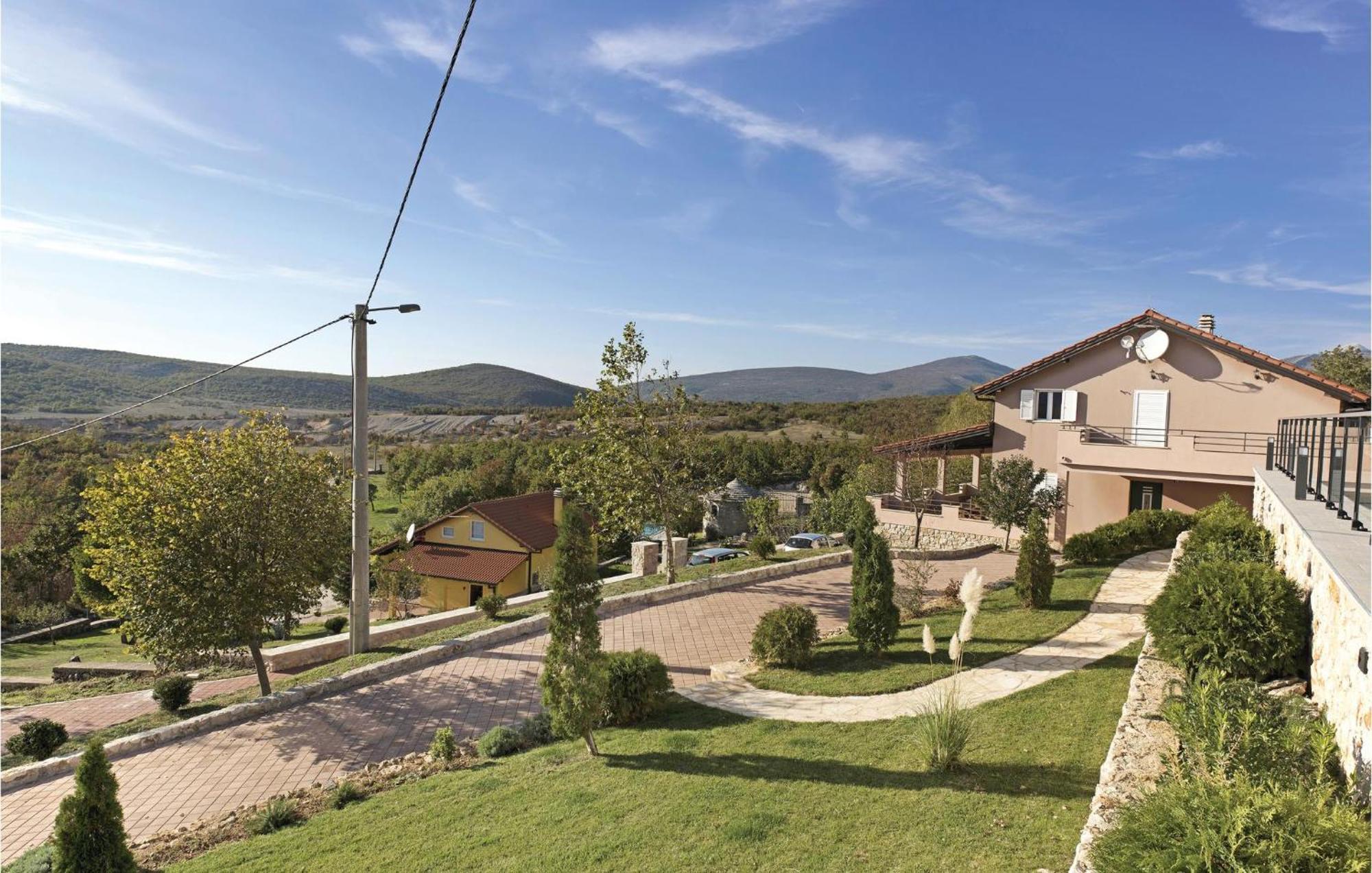 Gorgeous Home In Kijevo With Kitchen ภายนอก รูปภาพ